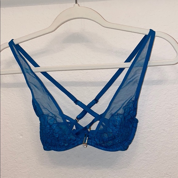 Victoria’s Secret 32B - Picture 1 of 5